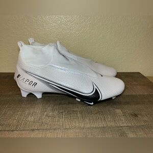 Nike Vapor Edge Pro 360 Wide “White Black”
- Size 14 Wide.